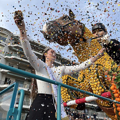 Corso des fruits d'or - 90ème édition © Office de Tourisme Menton Riviera Merveilles